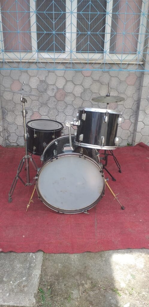 Bateria Montada – Peles e Pratos Novos